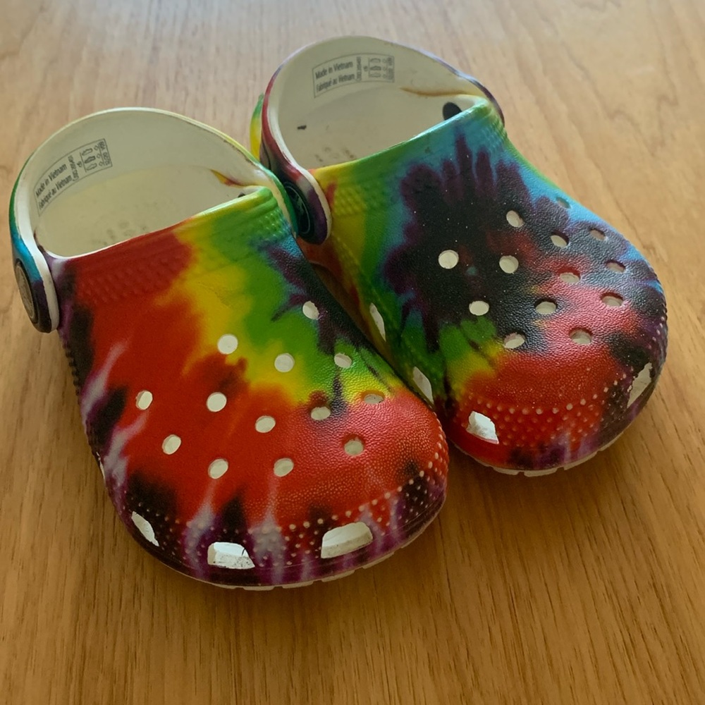 CROCS Toddler 6 Tie-Dye
